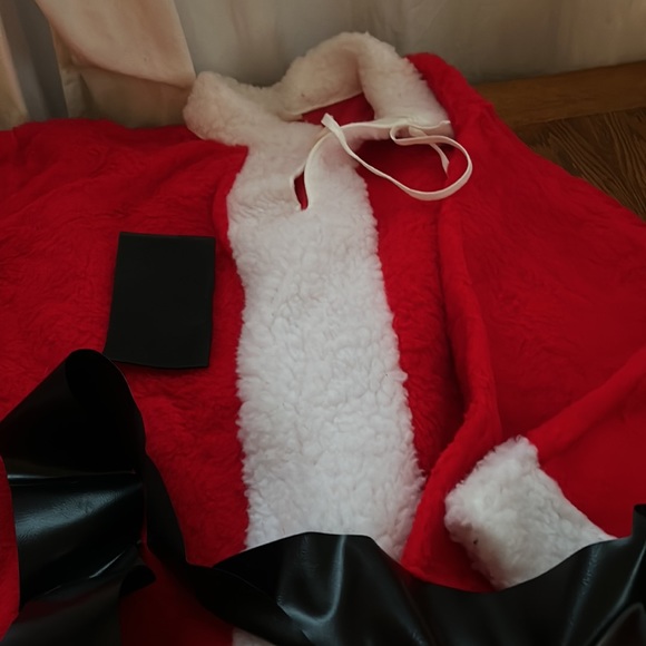 Cool Santa Suit! - Picture 2 of 7